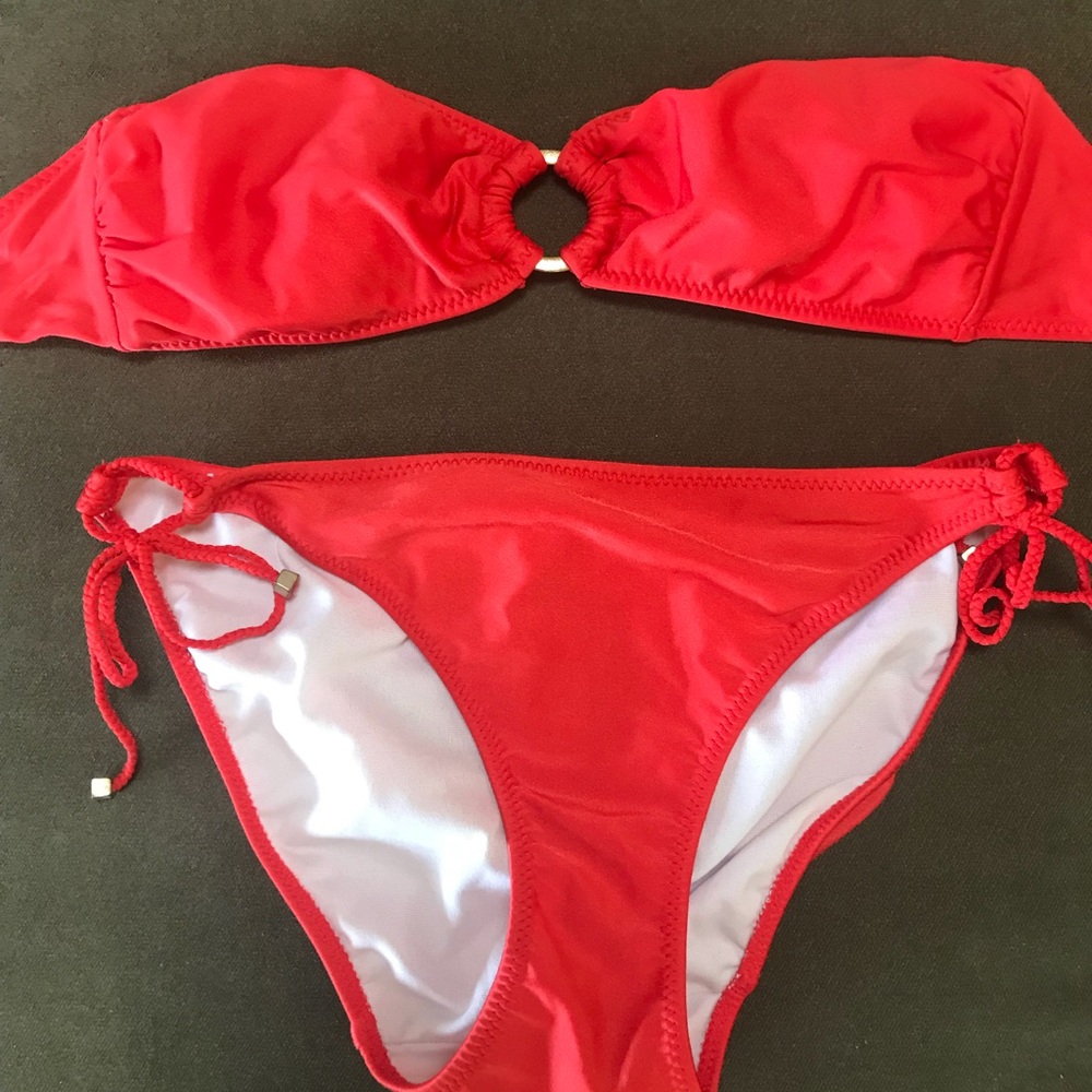 AE red bikini